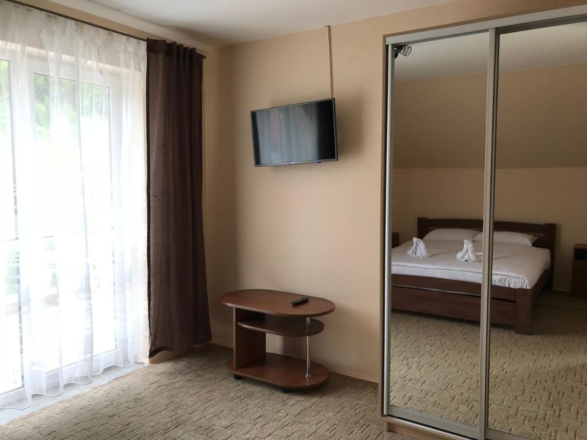Sun Hotel Mizhhirya  Ngoại thất bức ảnh